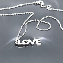 collana in oro bianco LOVE