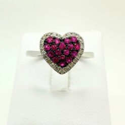 Anello con zaffiri rosa