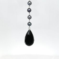 Collana in Oro Bianco 18 kt con Perle Grigie, Onice e Diamante_2